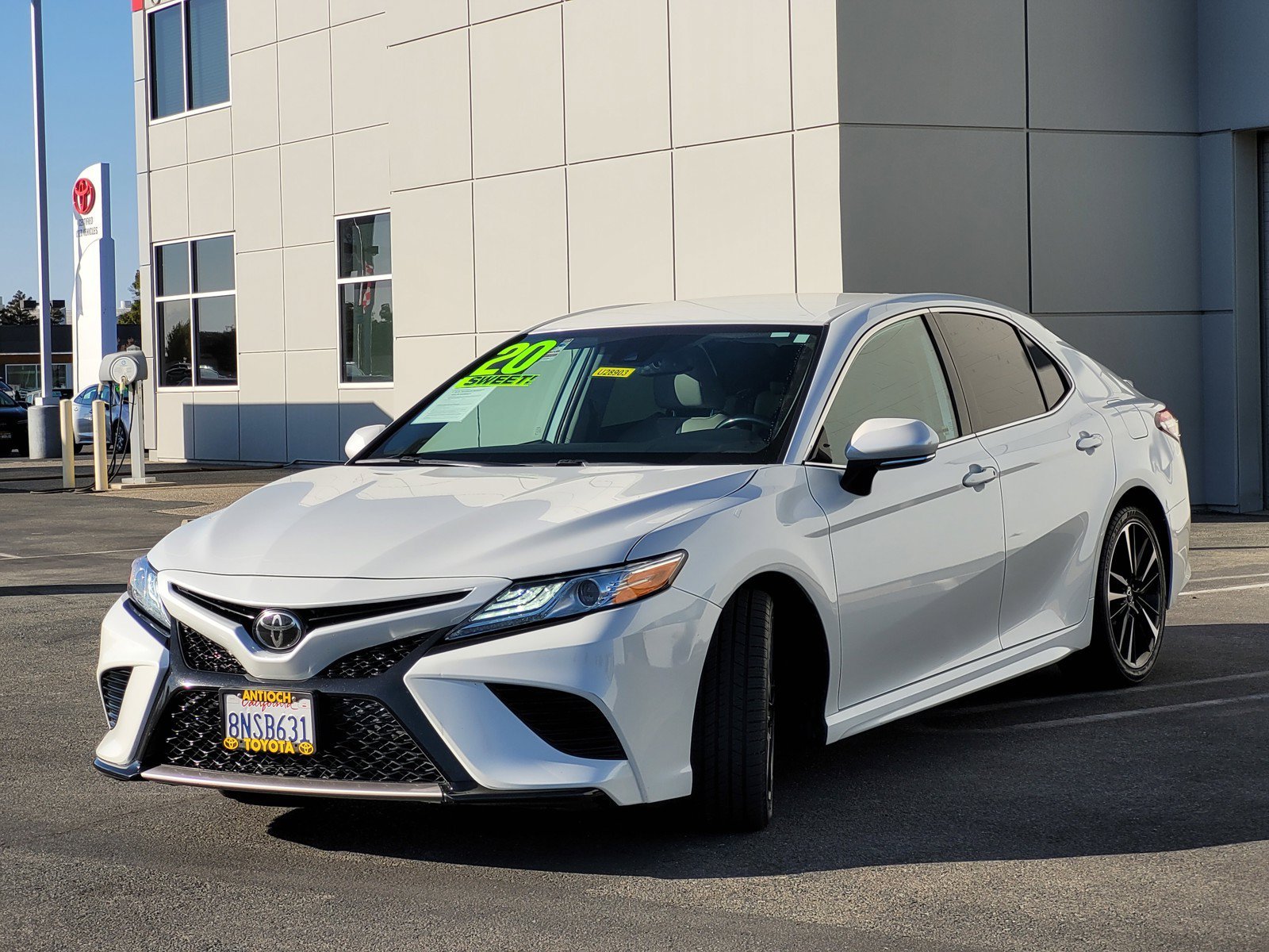 Used 2020 WIND CHILL PEARL Toyota XSE image 8