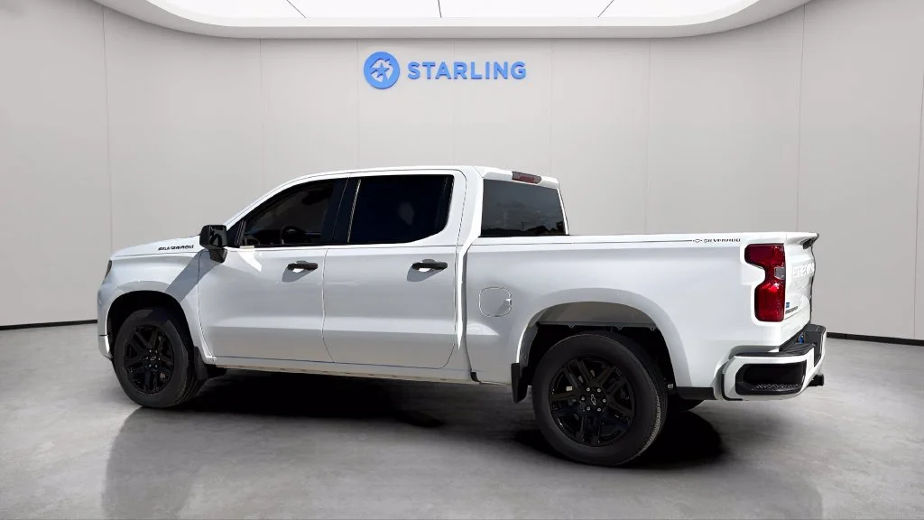 Used 2024 Summit White Chevrolet Custom image 5