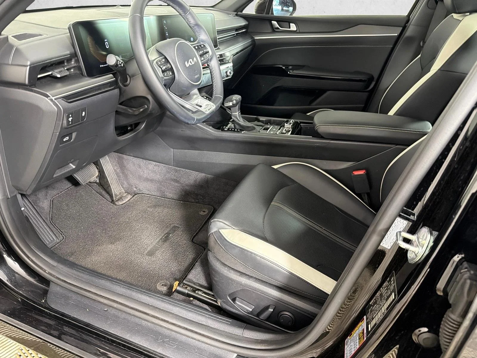 Used 2025 Silver Kia GT-Line image 10