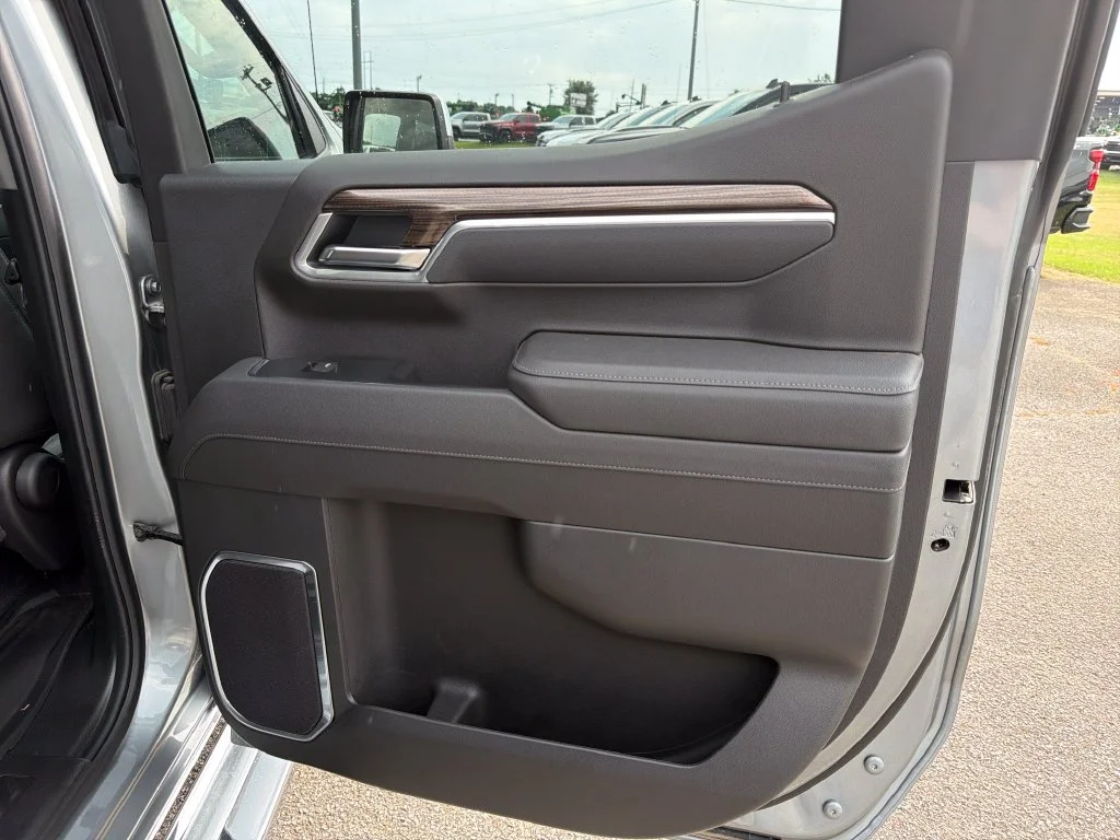 Used 2025 Gray Chevrolet LT image 46