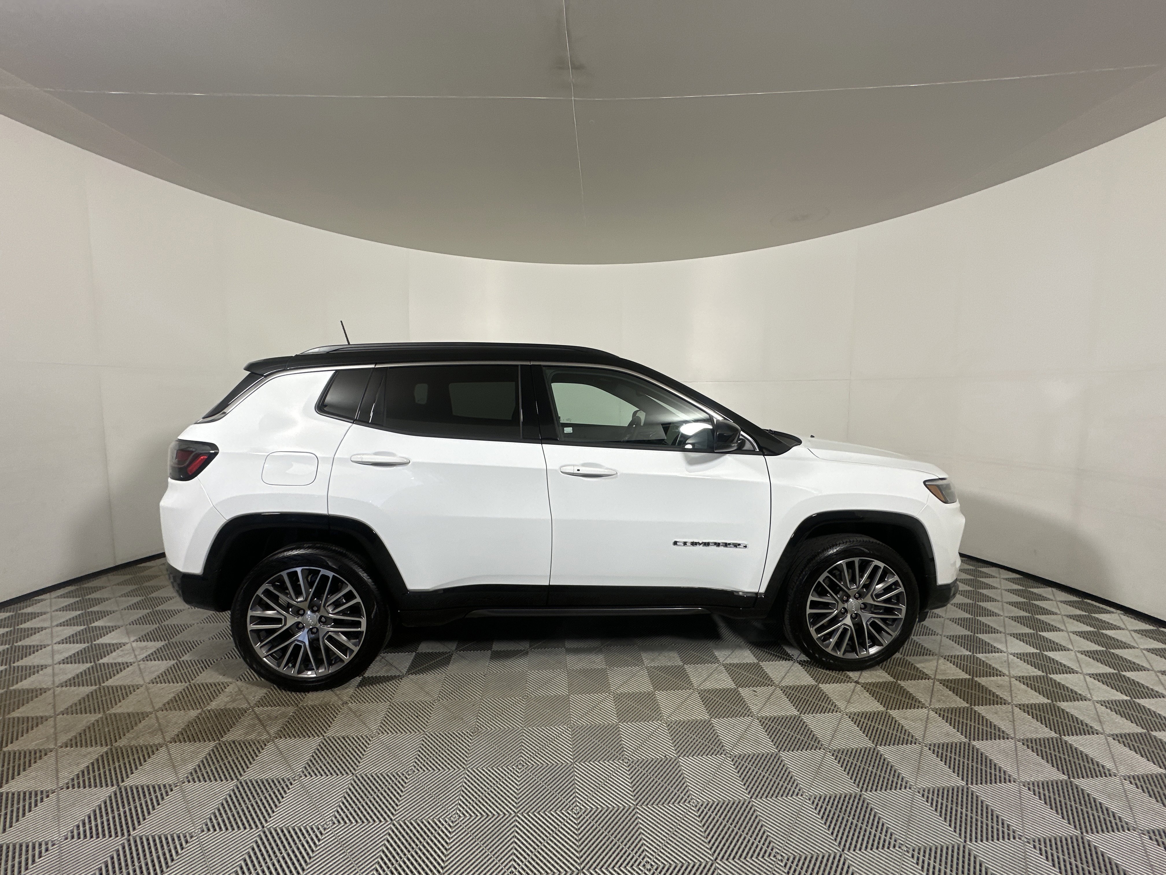Certified Used 2024 Bright White Clearcoat Jeep Limited image 8