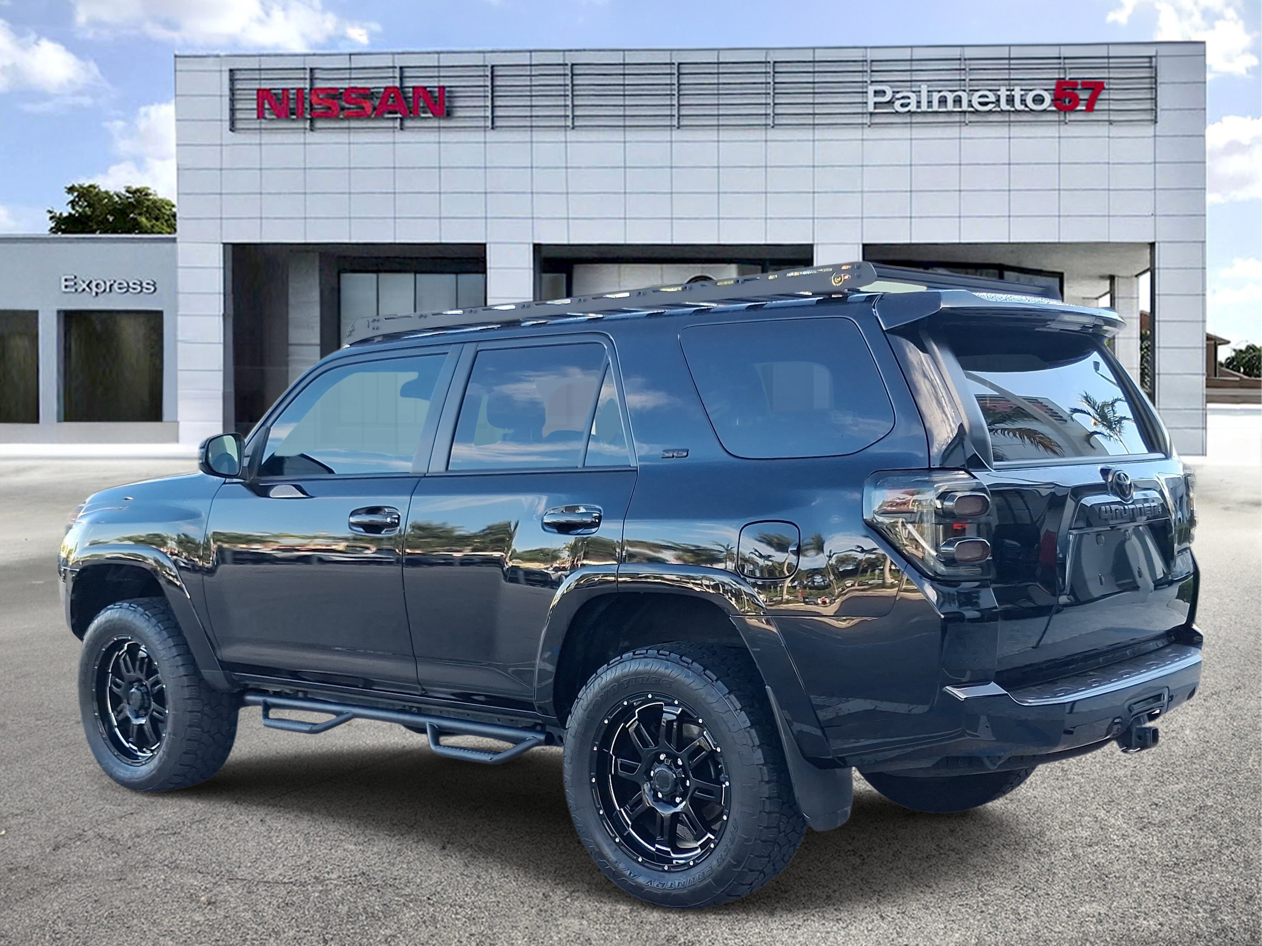 Used 2020 Black Toyota SR5 Premium image 4