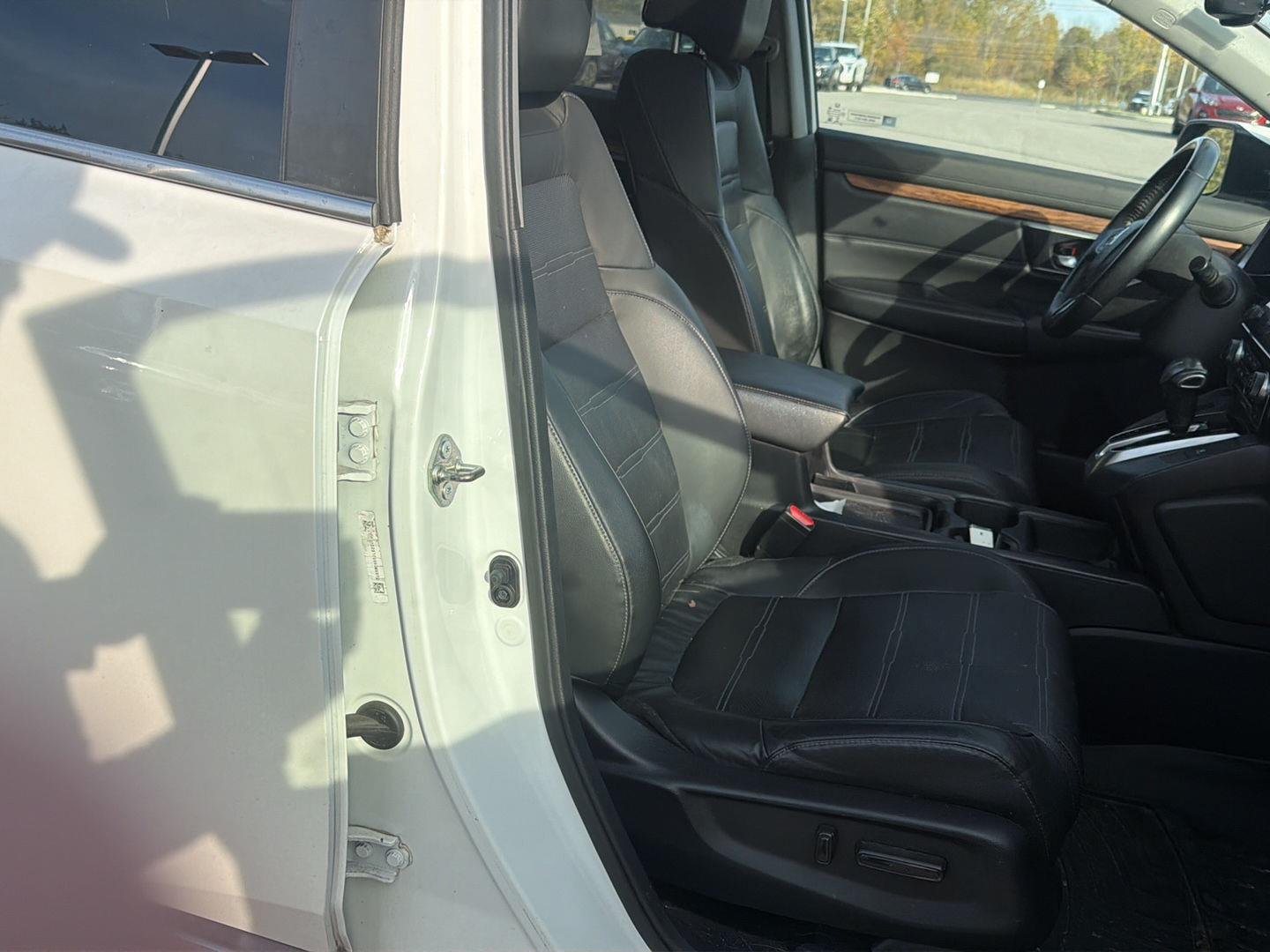 Used 2018 Crystal Black Pearl Honda Touring image 17