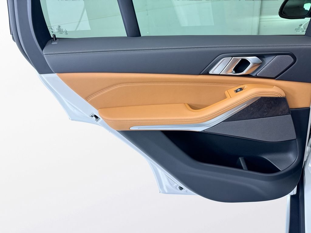 New 2026 White Metallic BMW sDrive40i image 25