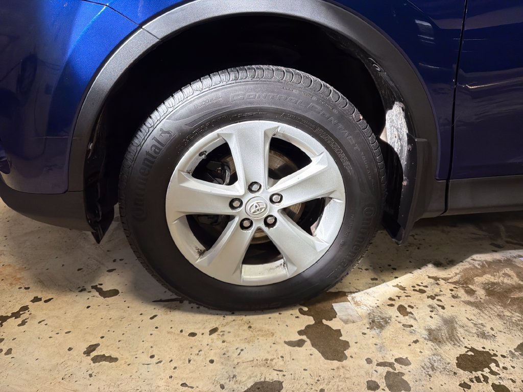 Used 2014 Blue Toyota XLE image 11
