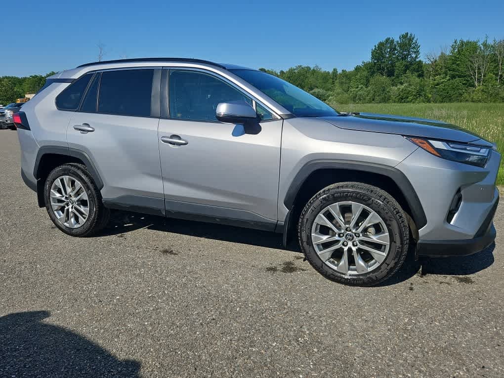 Used 2025 Silver Sky Metallic Toyota XLE Premium image 6