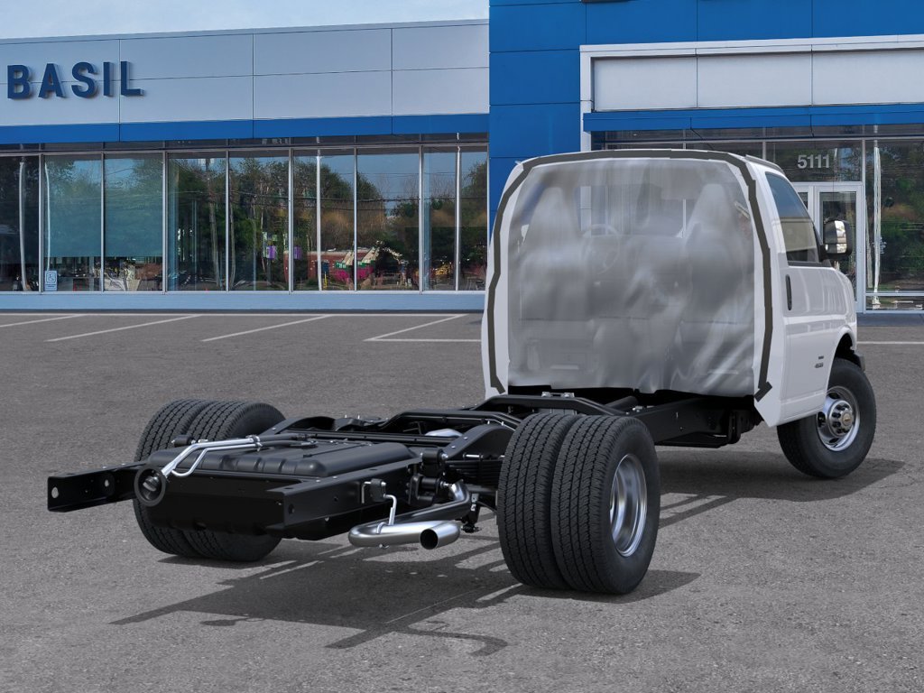 New 2026 Summit White Chevrolet 1WT image 4