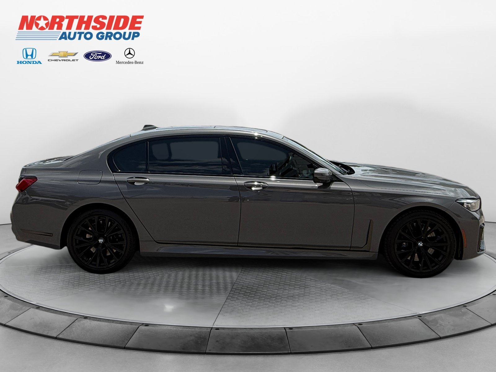 Used 2020 Bemina Grey Amber Effect BMW 750i xDrive image 8