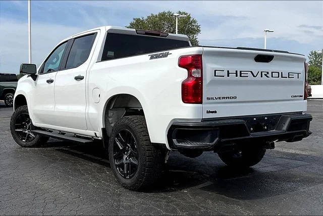 Used 2026 White Chevrolet Custom Trail Boss image 3