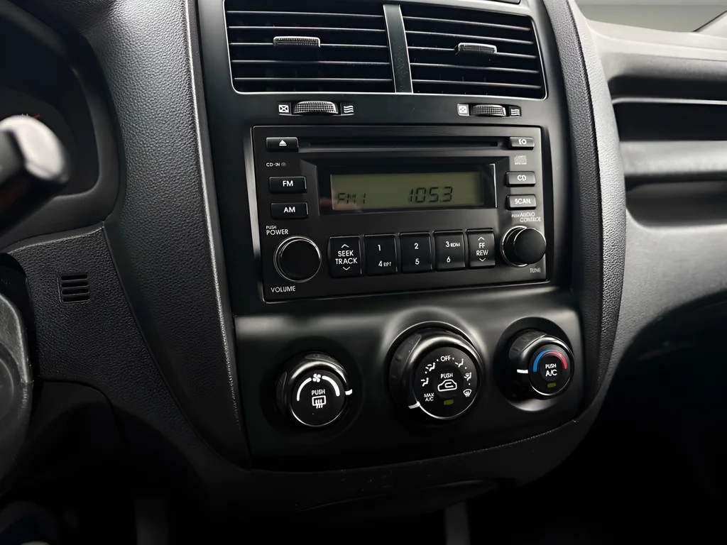 Used 2007 White Kia LX image 8