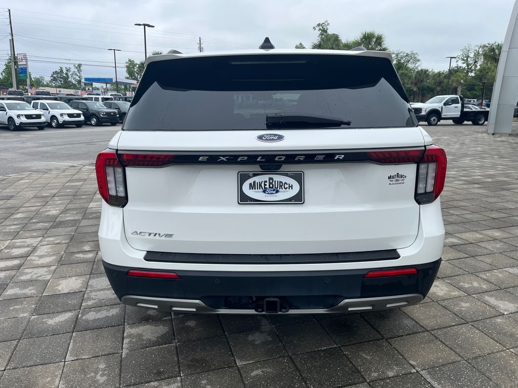 Used 2025 White Metallic Ford Active image 5