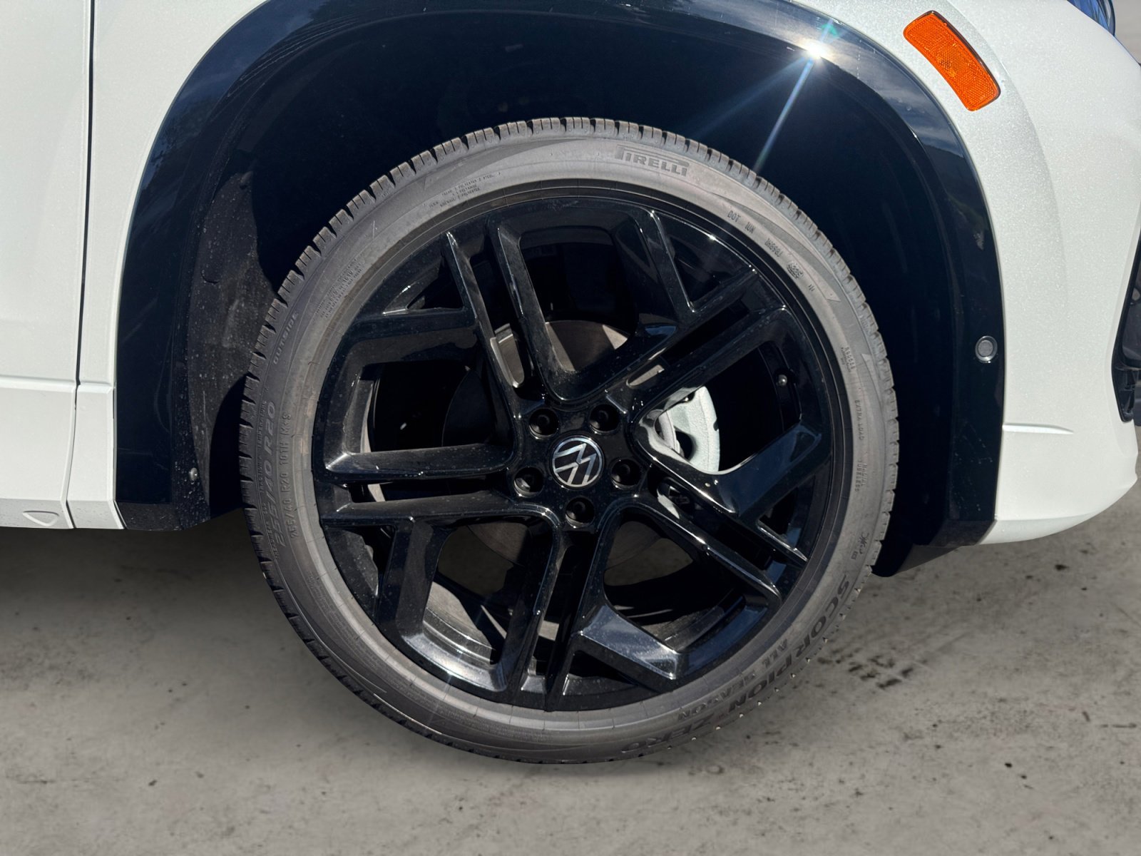 New 2026 Opal White Volkswagen SE R-Line Black image 14