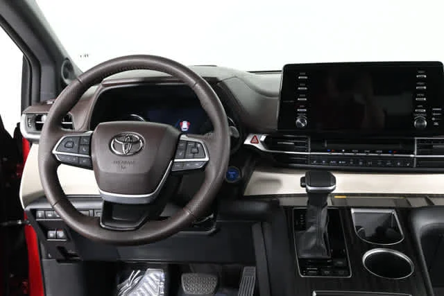 Used 2022 Ruby Flare Pearl Toyota Platinum image 3