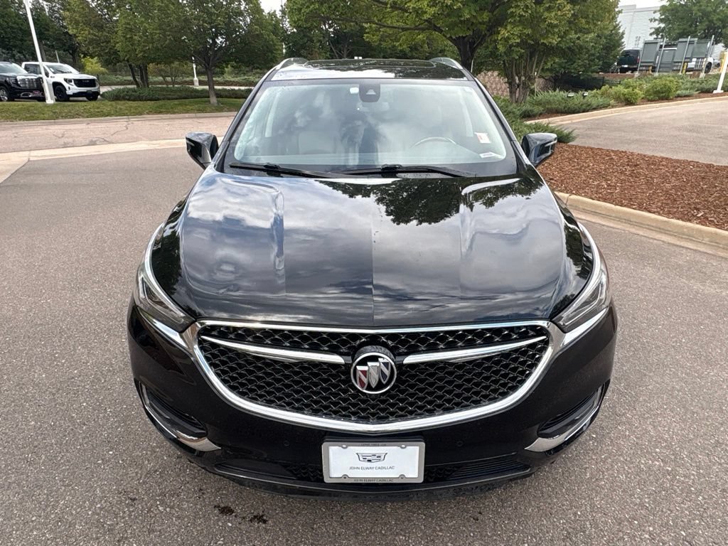 Used 2019 Includes Spectra Gray lower exterior accent color.) Buick Avenir image 8