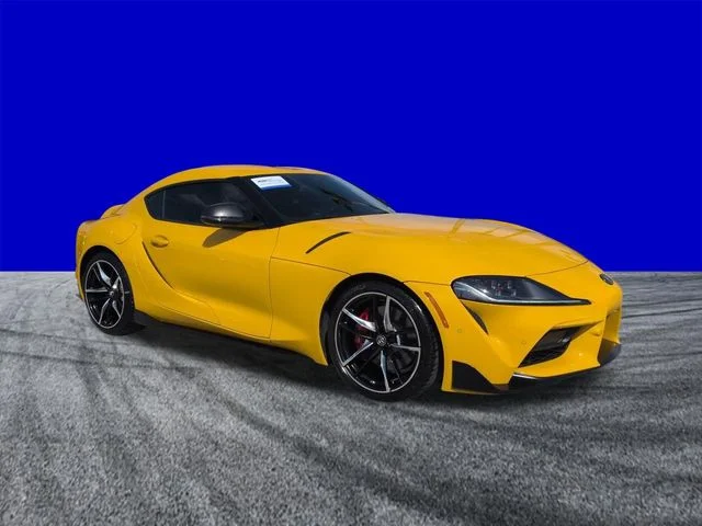 Used 2021 Yellow Toyota 3.0 image 2