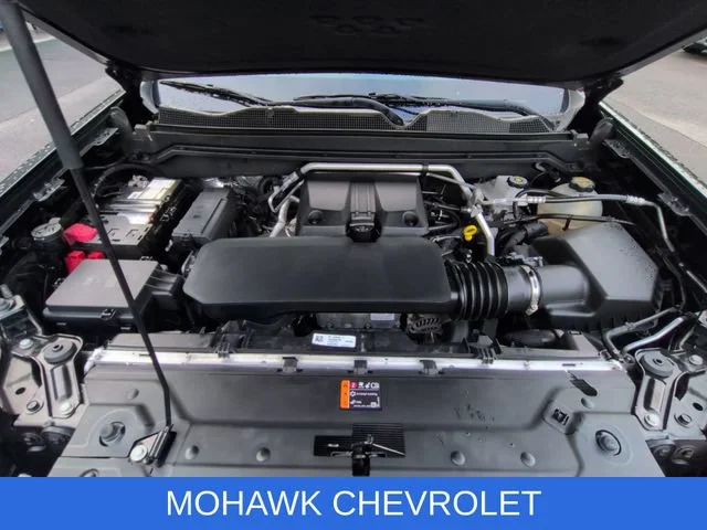 Used 2023 Black Chevrolet Z71 image 31