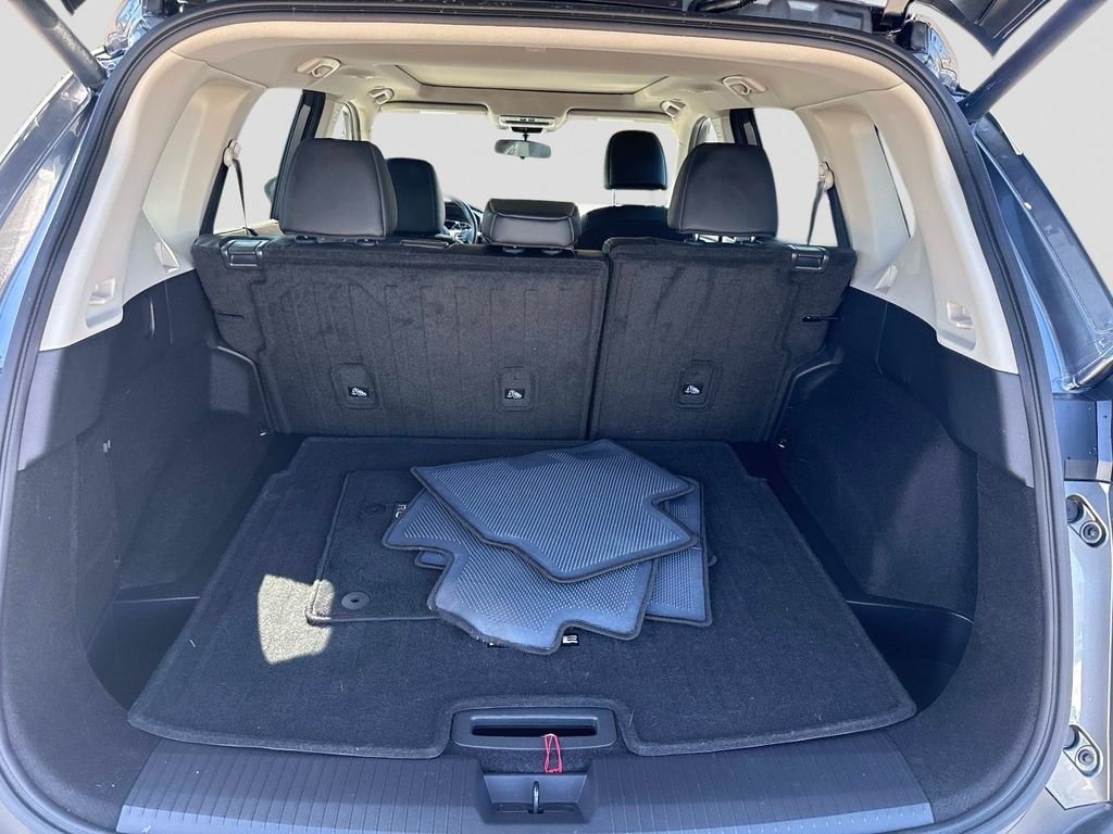 Used 2023 Gray Nissan SV image 6
