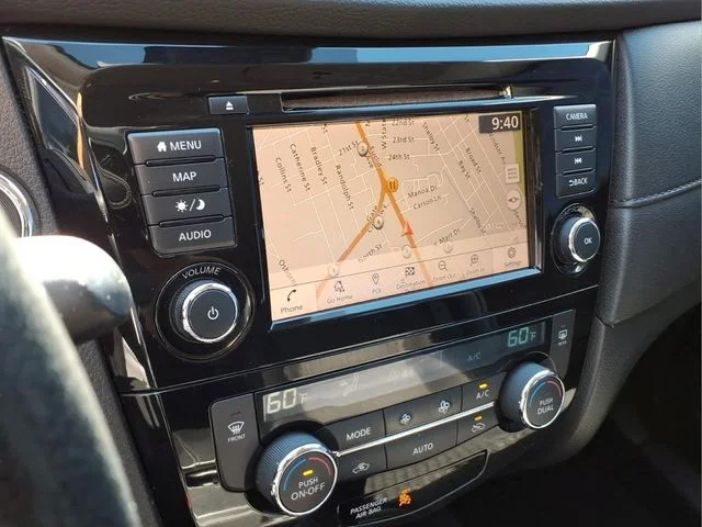 Used 2019 White Nissan SV image 21
