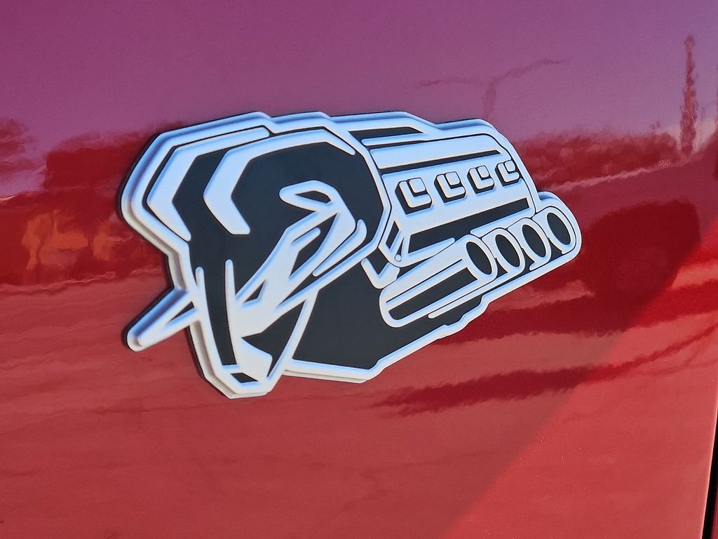 New 2026 Molten Red Pearl-Coat Exterior Paint RAM Laramie image 9