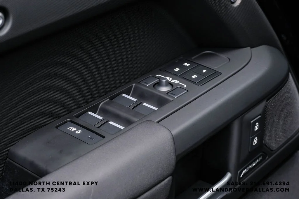 Used 2026 Black Land Rover S image 45