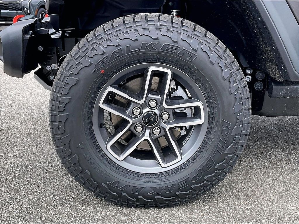 New 2026 Granite Crystal Metallic Clearcoat Jeep Mojave image 7