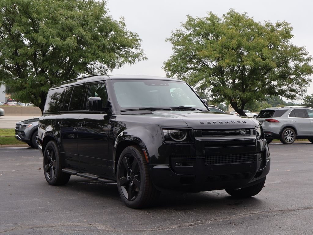 New 2026 Santorini Black Land Rover V8 image 3