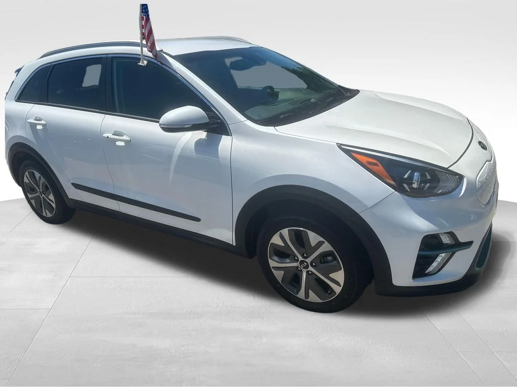 Used 2020 White Kia EX image 24