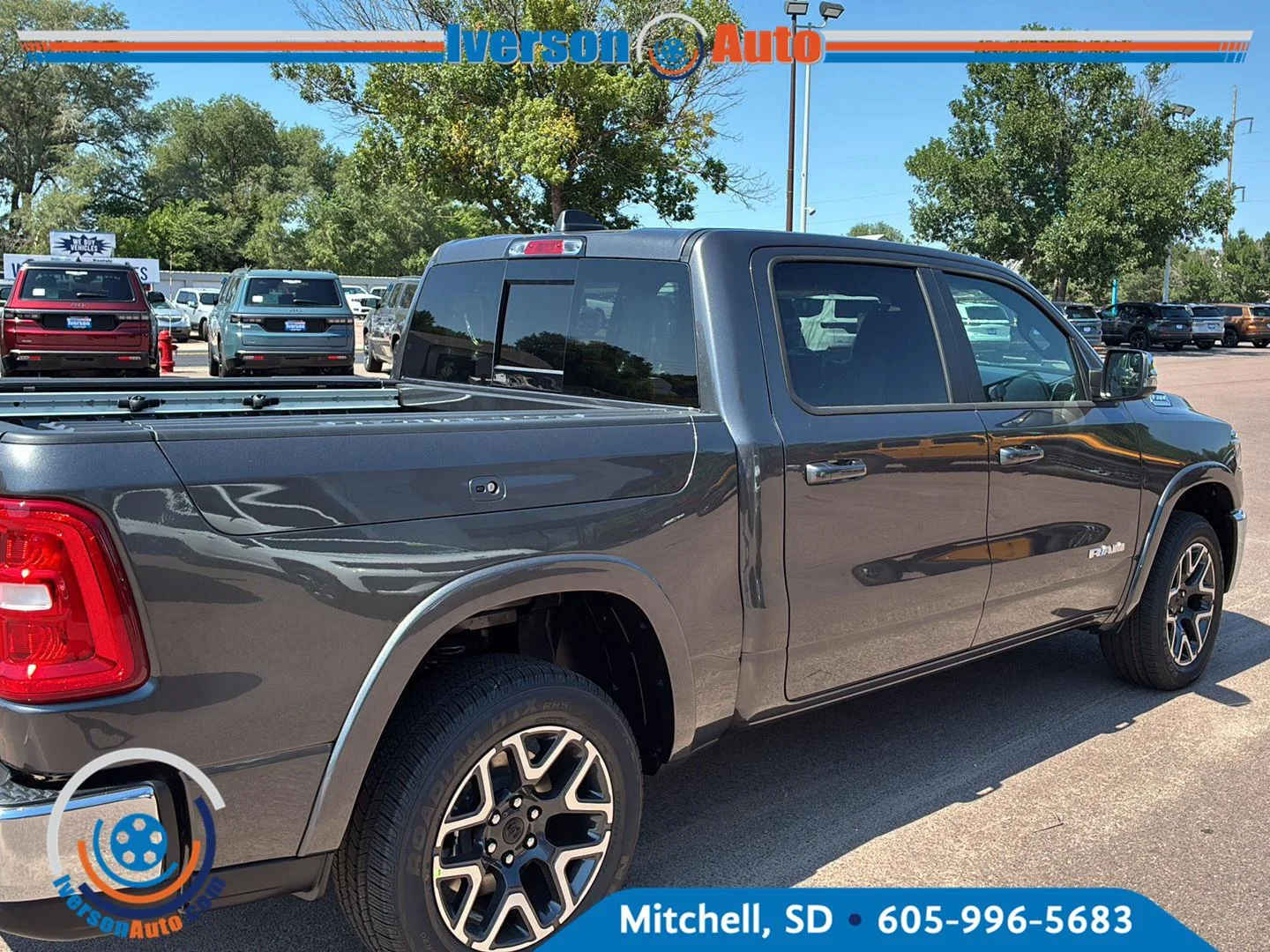 New 2027 Granite Crystal Metallic Clearcoat Ram Laramie image 3