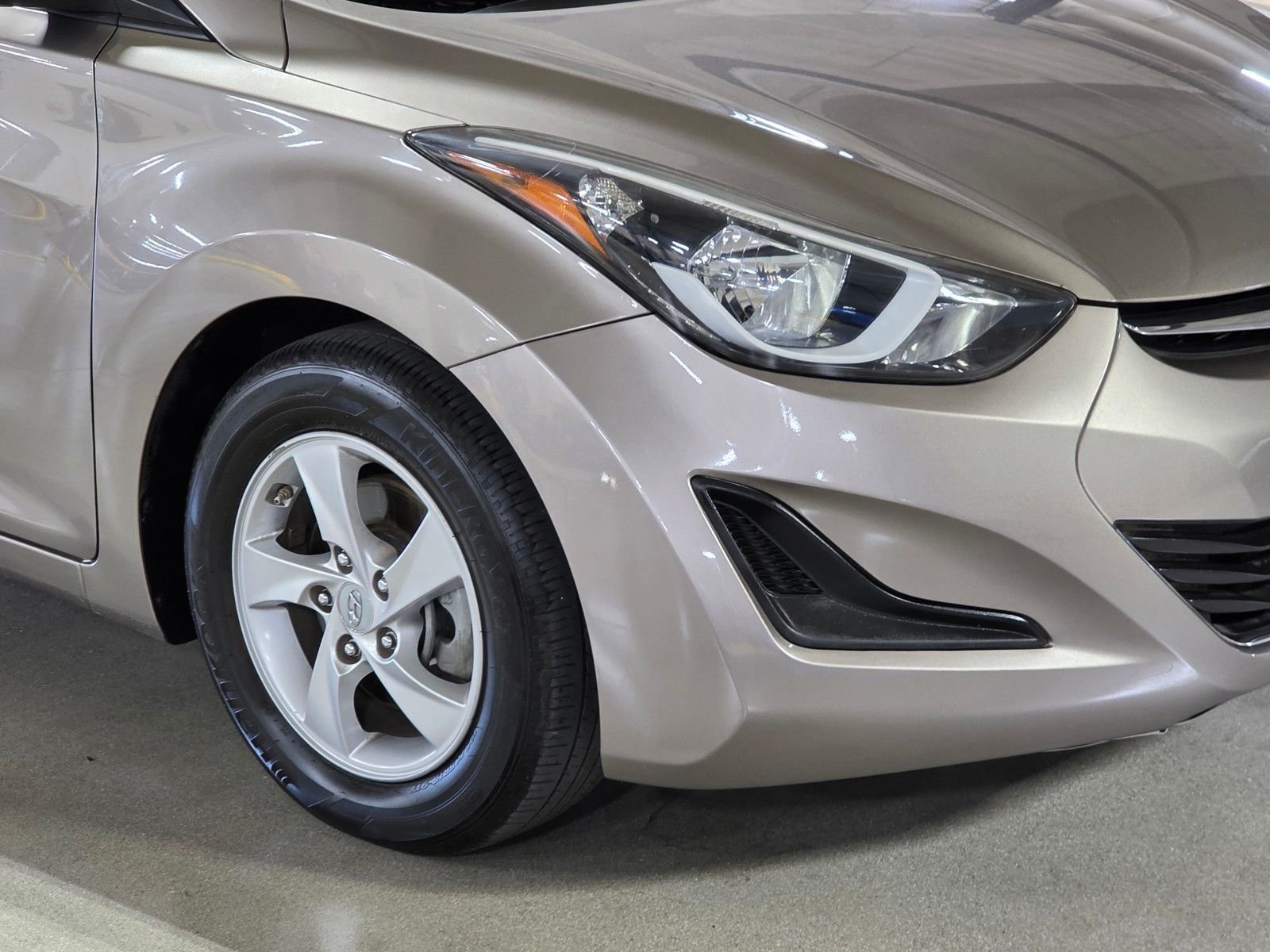 Used 2014 Desert Bronze Hyundai SE image 10