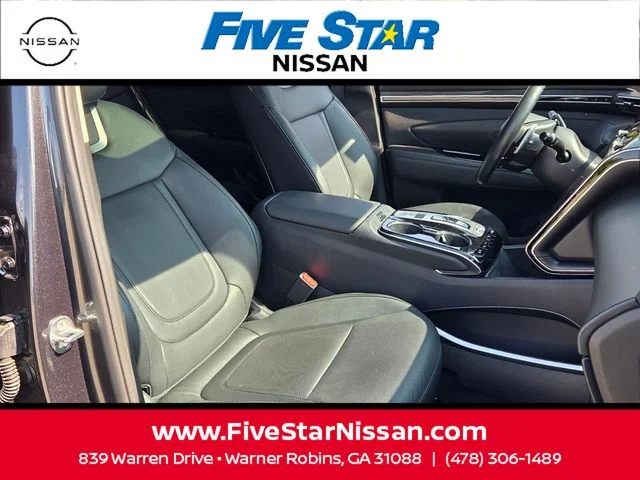 Used 2023 Black Hyundai SE image 18