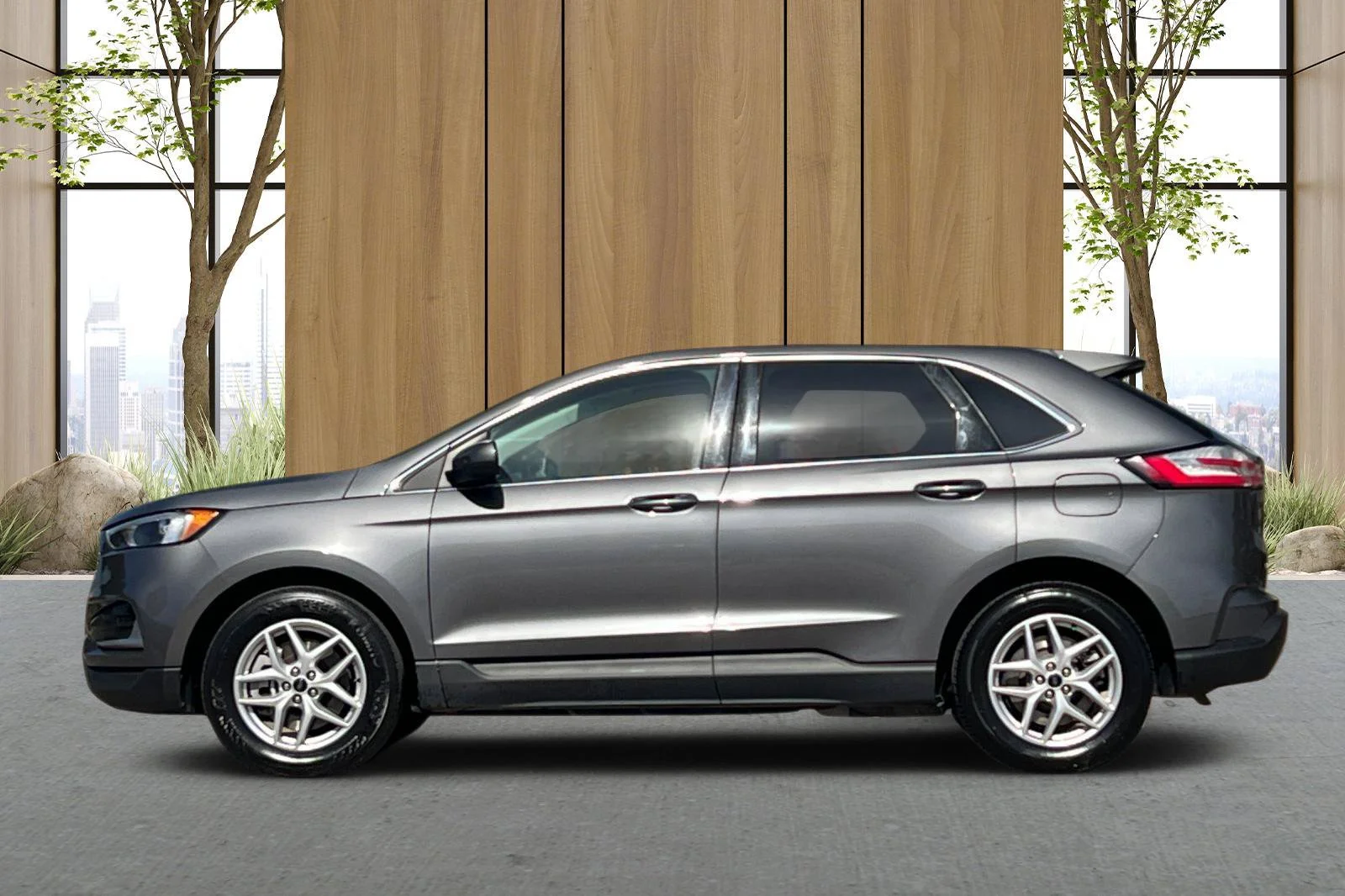 Used 2024 Gray Ford SEL image 7