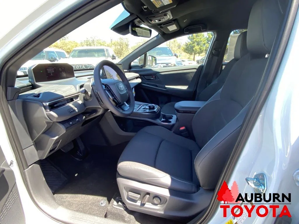 New 2026 Wind Chill Pearl <sup>1</sup> Toyota  SE image 29