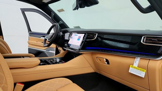 2025 Jeep Grand Wagoneer Series III - Photo 17