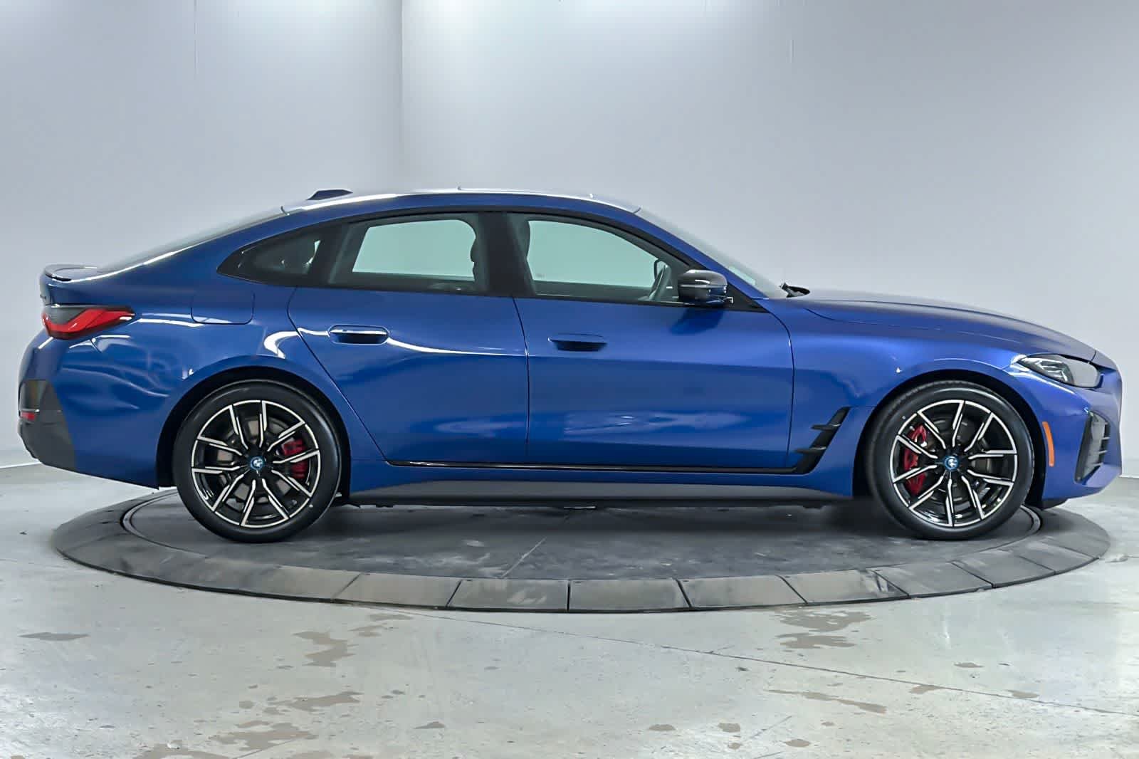 Used 2023 Portimao Blue Metallic BMW eDrive40 image 8