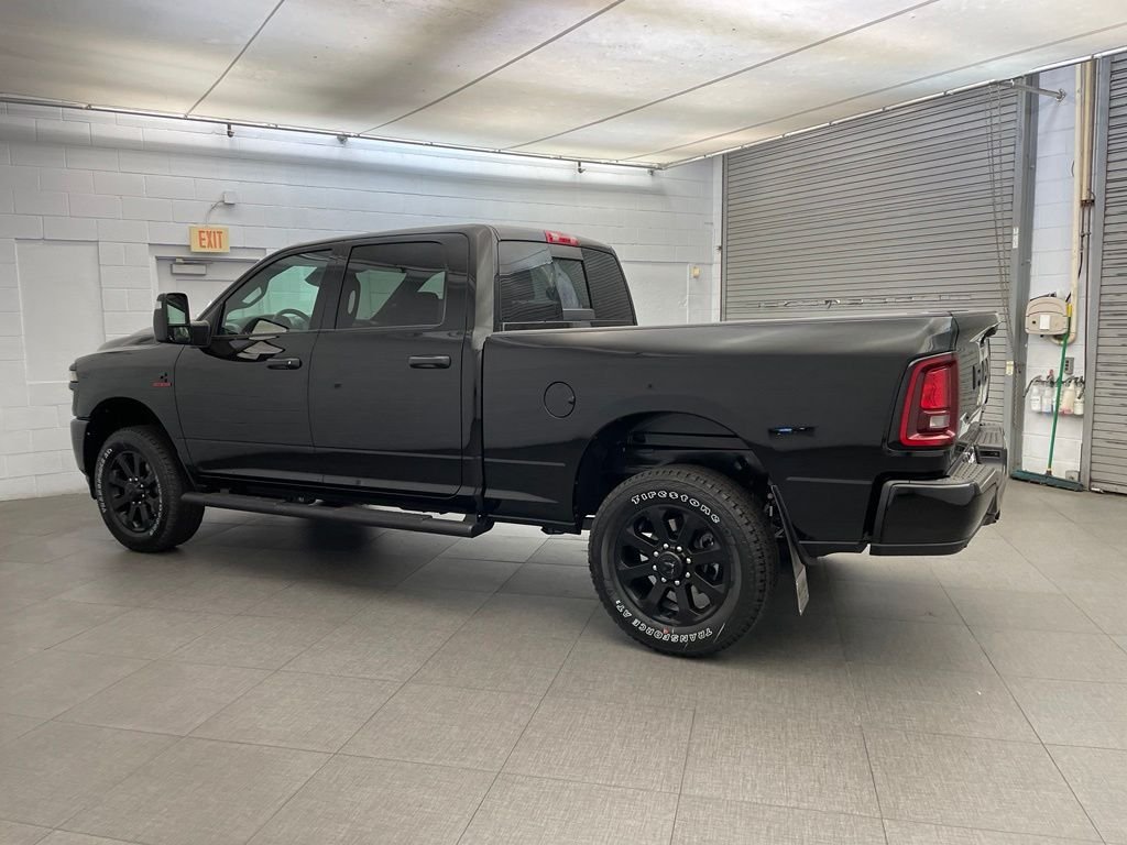 New 2026 Diamond Black Crystal Pearl-Coat Exterior Paint RAM Black Express image 5