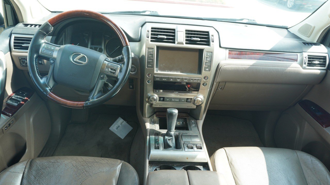 Used 2016 White Lexus  image 14