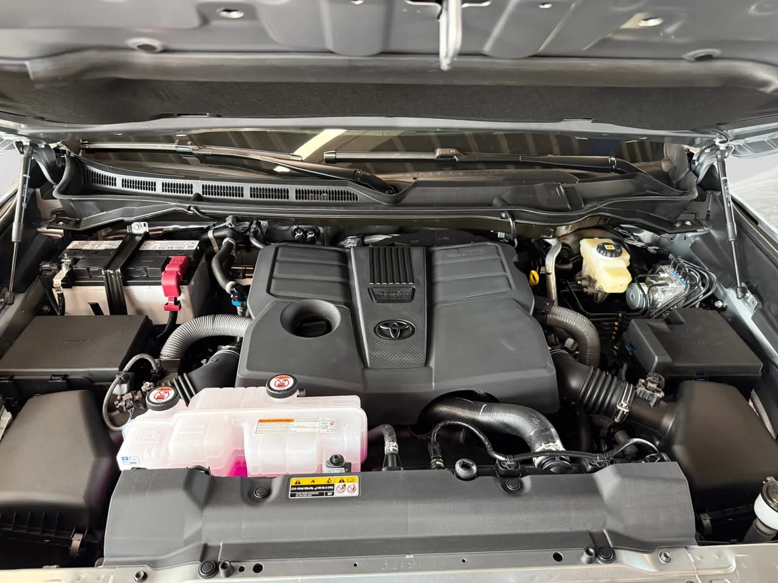 2026 Toyota Tundra Limited - Photo 24