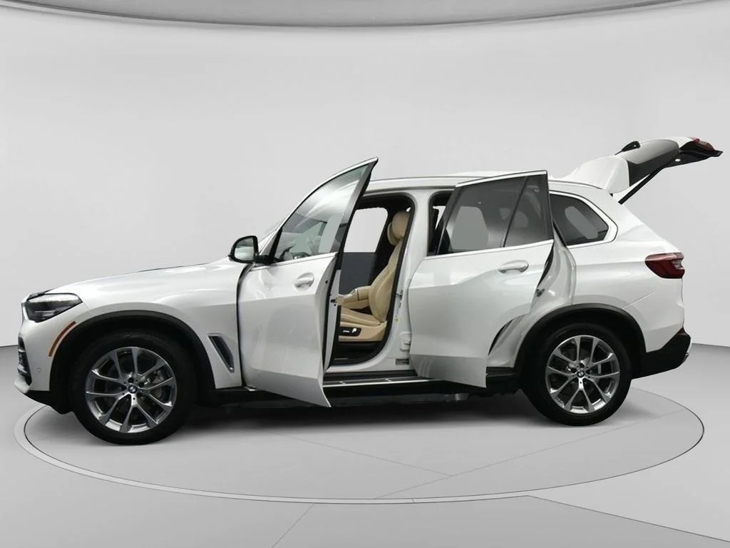 Used 2022 White BMW sDrive40i image 38
