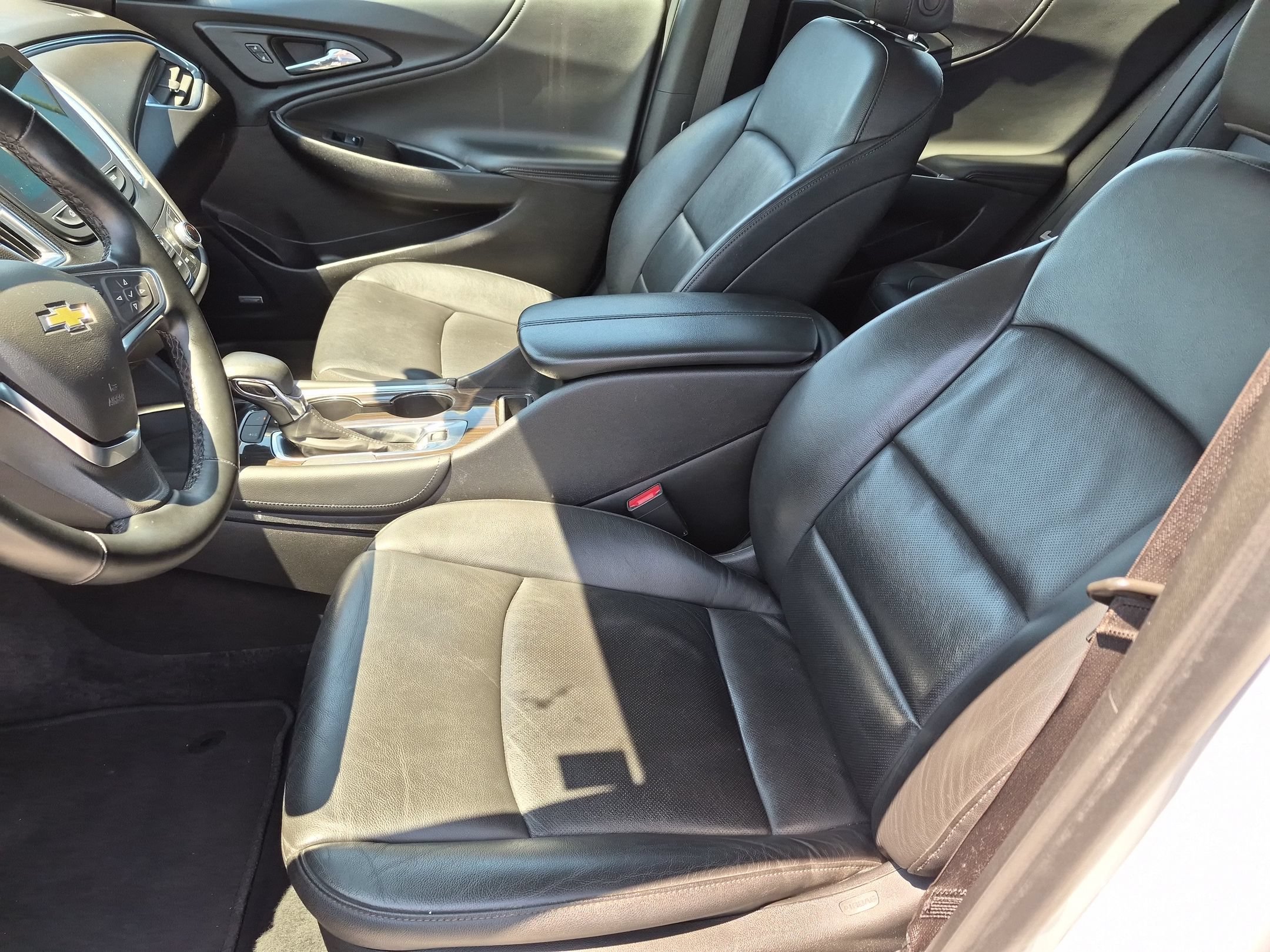 Used 2024 Summit White Chevrolet 2LT image 15