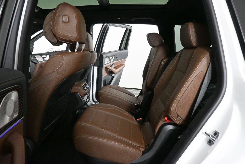 New 2026 MANUFAKTUR Moonlight White Metallic Mercedes-Benz GLS 450 image 57