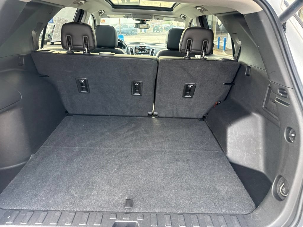 Used 2018 SUMMIT WHITE Chevrolet Premier image 38