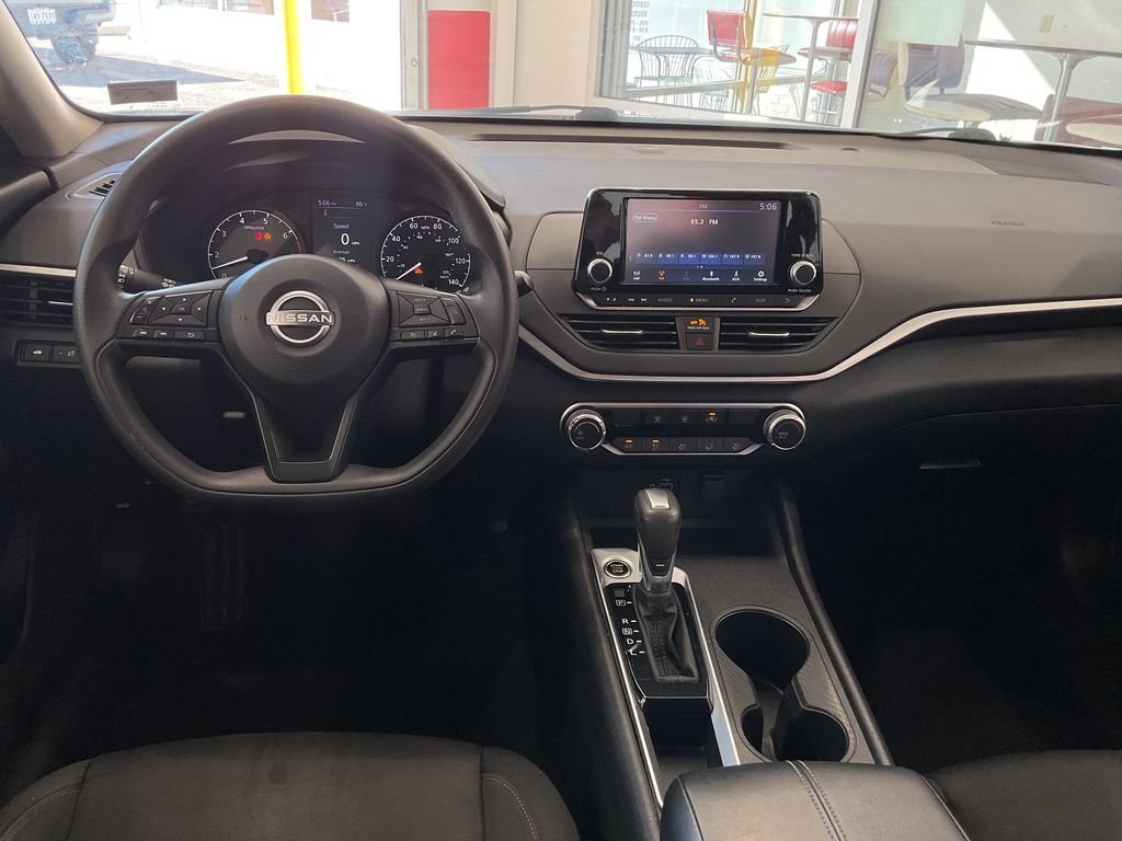 Used 2024 White Nissan 2.5 S image 30