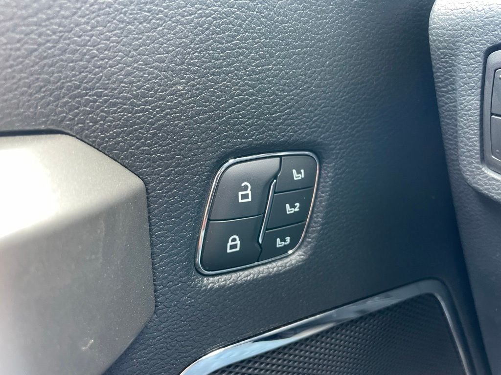 Used 2022 Red Ford Lariat image 26