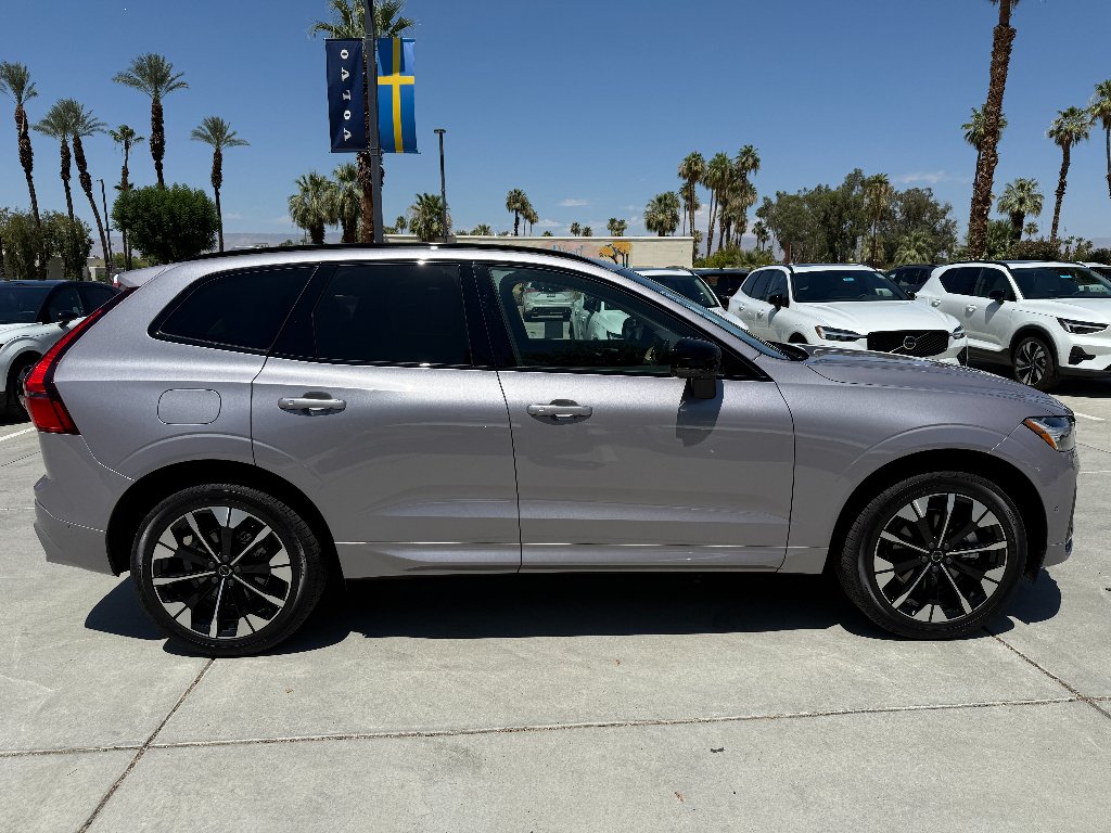 New 2026 Aurora Silver Volvo Plus image 8