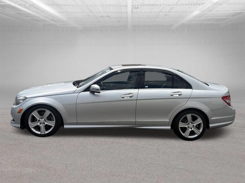 Used 2011 Silver Mercedes-Benz C 300 image 4