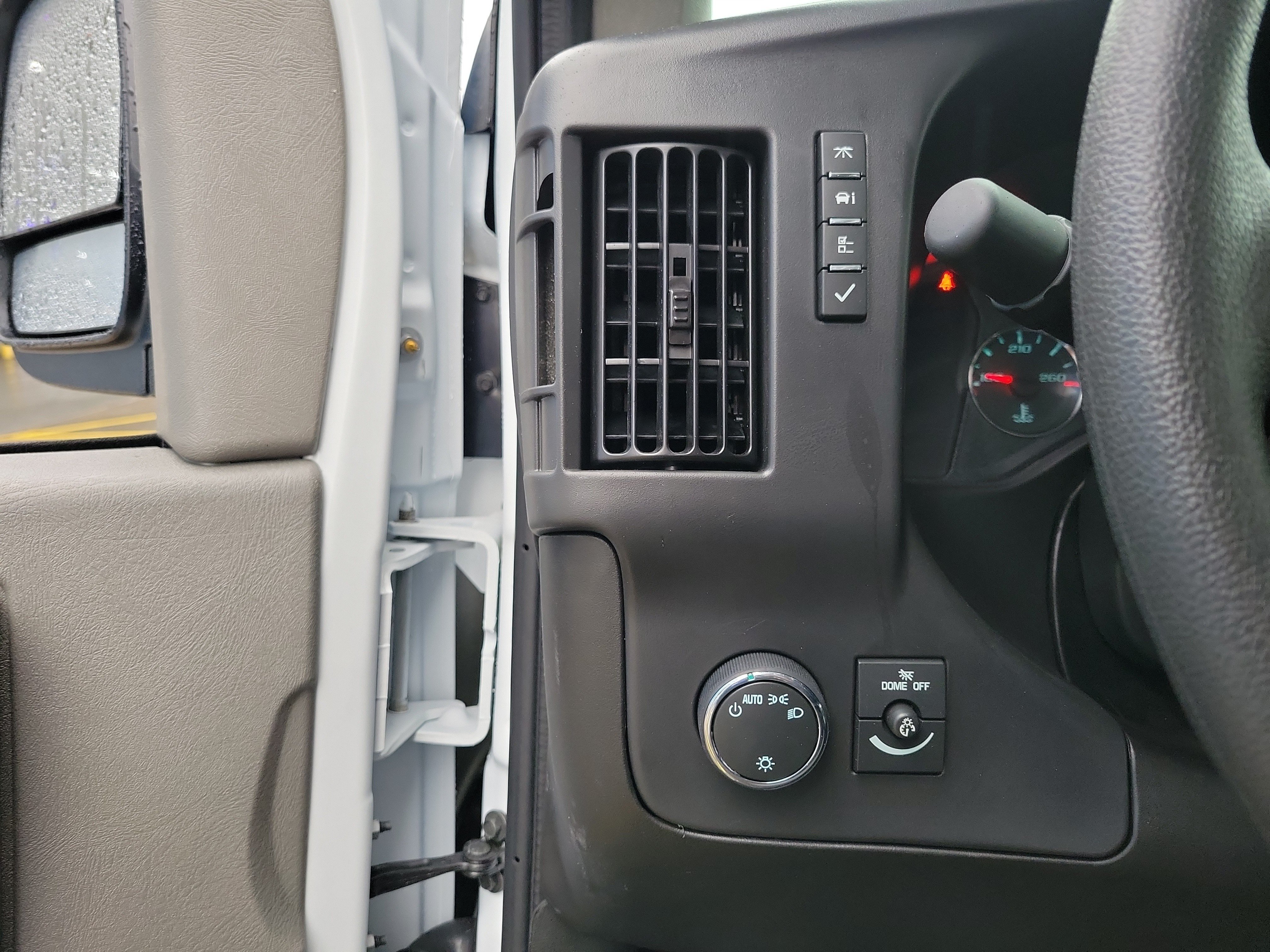 2025 Chevrolet Express Cargo Work Van - Photo 20