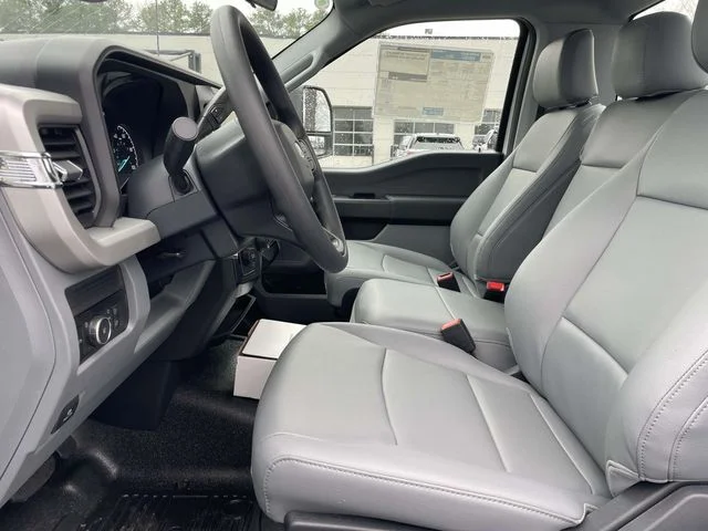 New 2026 Oxford White Ford XL image 15