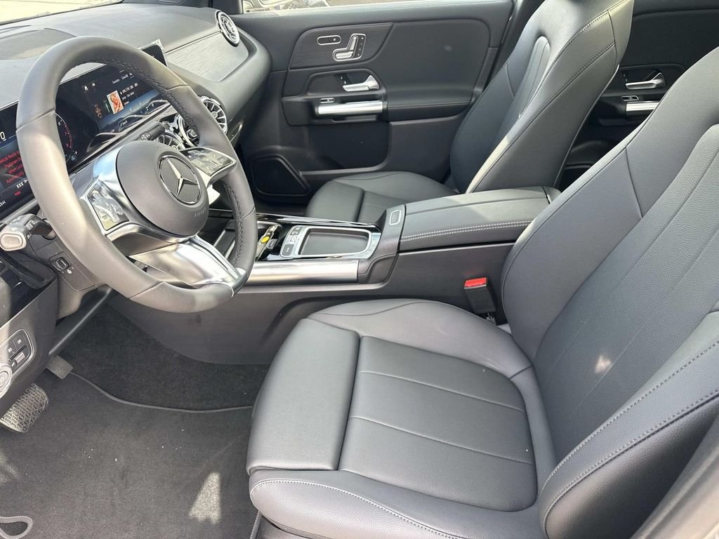 Used 2026 Mountain Grey Metallic Mercedes-Benz GLA 250 image 16