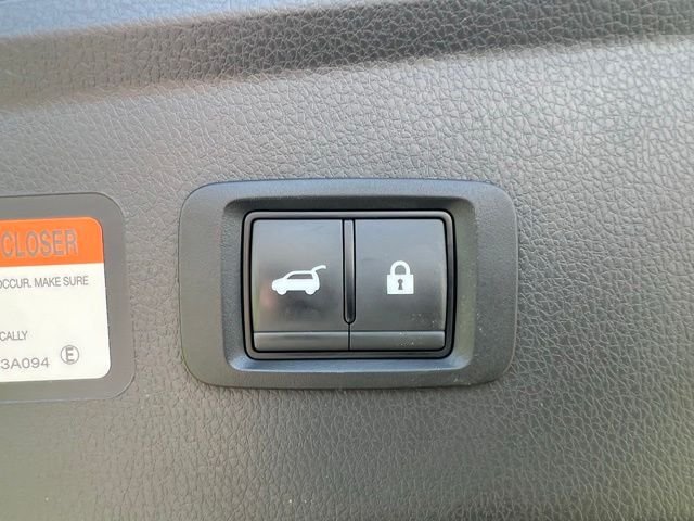 Used 2024 Blue Mitsubishi SE image 25