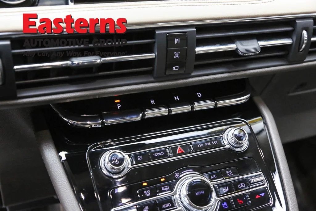 Used 2022 Red Lincoln Standard image 20
